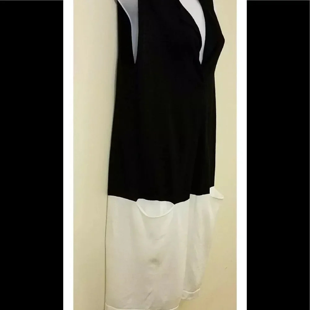 Black & White Knit sleeveless vest. - Picture 8 of 9